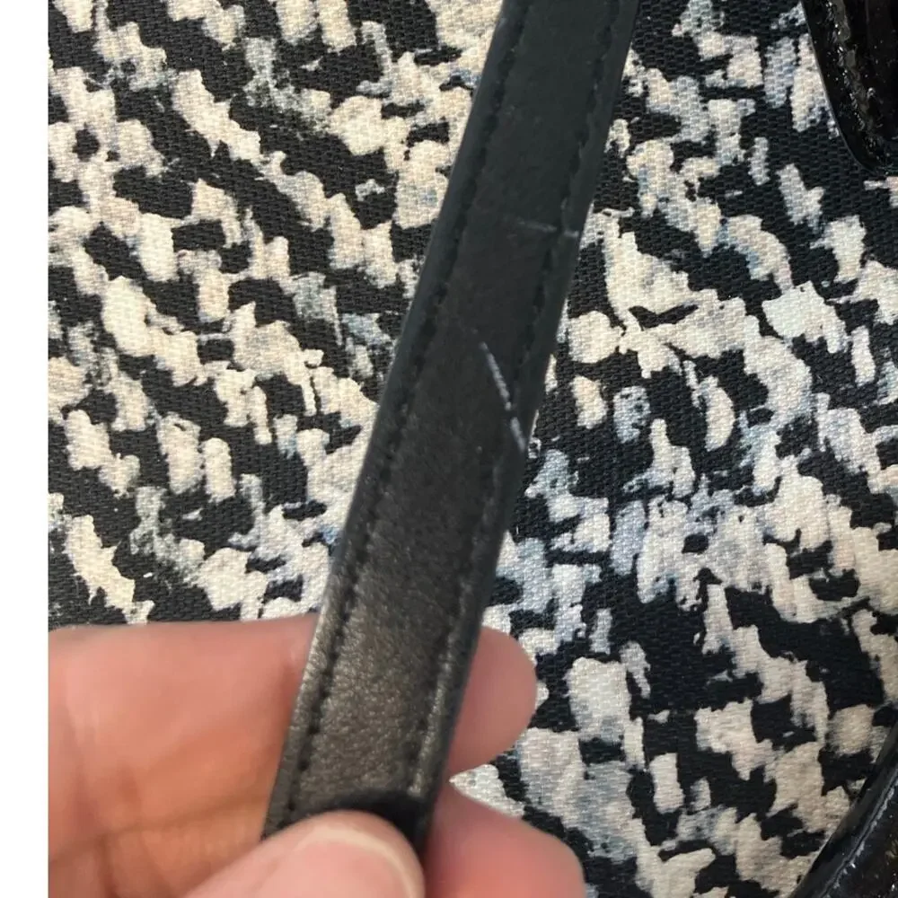 COACH 25811 BLACK, WHITE PRINT CANVAS, LEATHER SHOULDER BAG